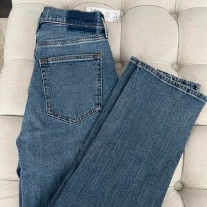 NWT Abercrombie jeans. Smoke free home.